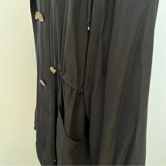 L Gallery black jacket - Picture 10 of 15